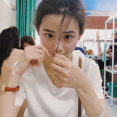 头像简单干净阳光女生图集