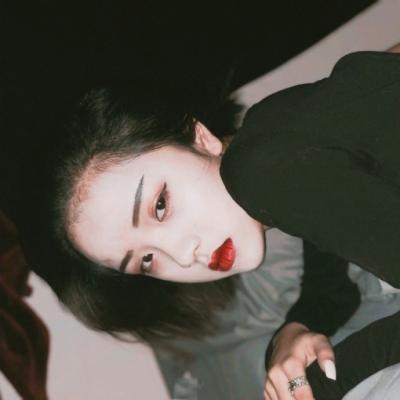 女生复古潮流头像