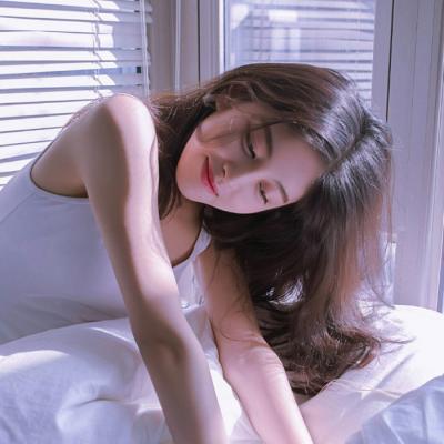 最好看的微信头像女简单气质
