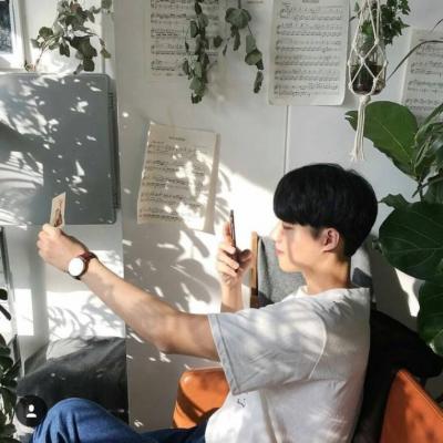 qq头像男生酷帅炫拽真人图片