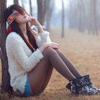 丝带蒙眼睛女生头像