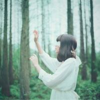 丝带蒙眼睛女生头像