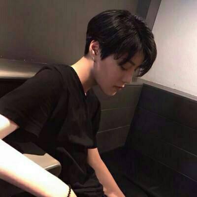 微信真人帅气男生头像图片