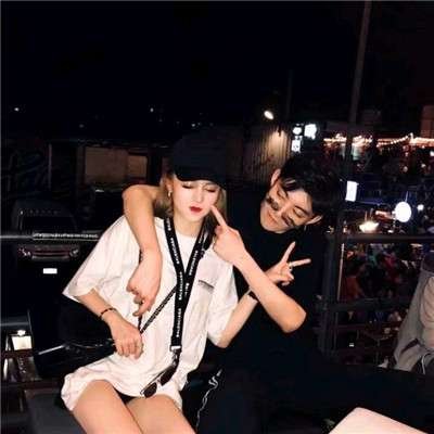 情侣头像一对两张独一无二真人