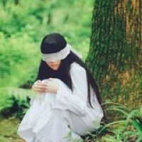 丝带蒙眼睛女生头像