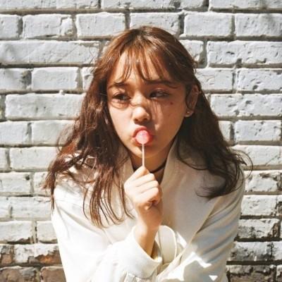 头像简单干净阳光女生图集