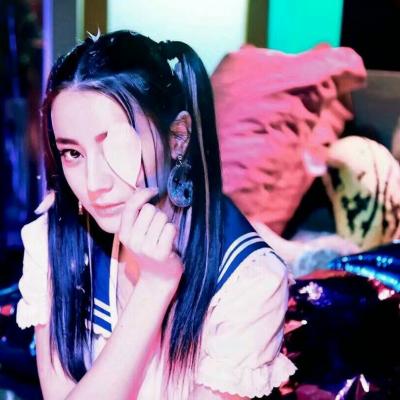 热巴美图头像
