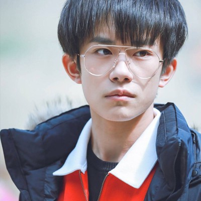 易烊千玺优质头像