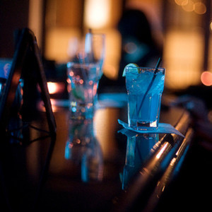 唯美酒头像图片