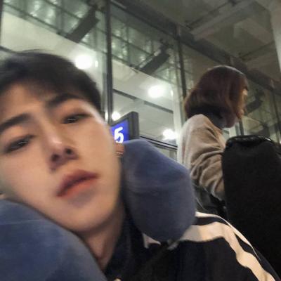 qq头像男生酷帅炫拽真人图片