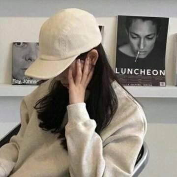 女生头像戴帽子可爱