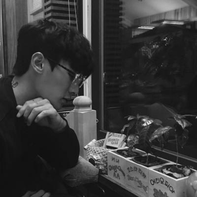 真人男头像帅气高冷黑白