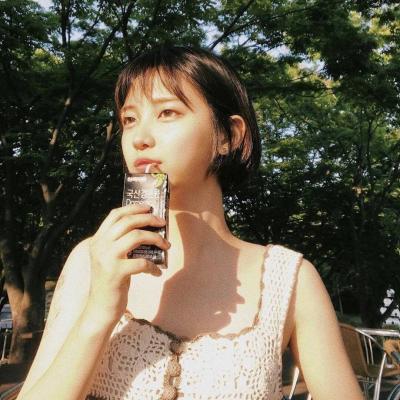 清新自然美女微信头像