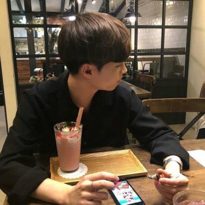 qq头像男生酷帅炫拽真人图片
