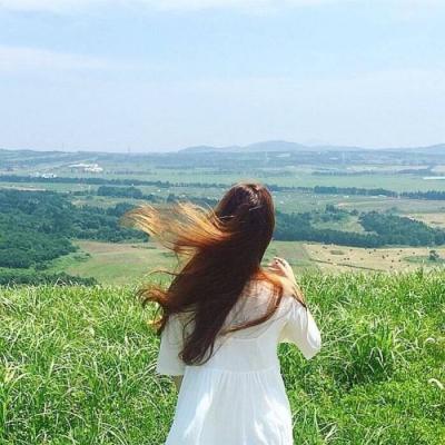 大气有格局微信头像女背影唯美图片