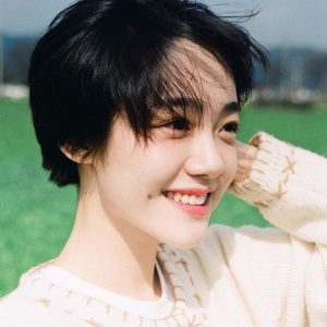 女生头像开朗阳光