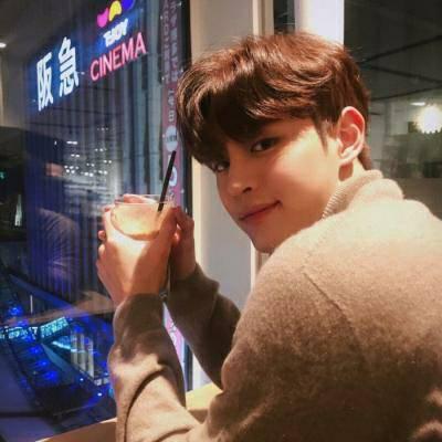 帅气小鲜肉男生头像图片