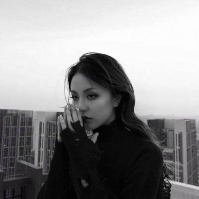 女生霸气头像超拽高冷黑白图片