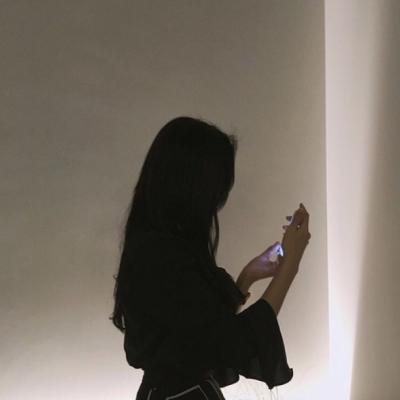 风景唯美人物情侣头像一对两张图片