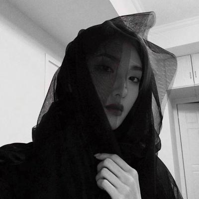 女生霸气头像超拽高冷黑白图片