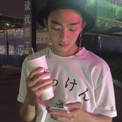 帅哥头像高清冷酷一个人图片