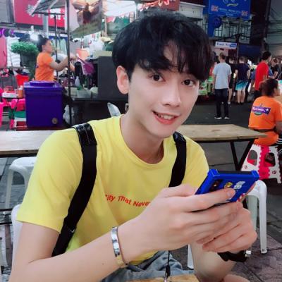 情侣头像真人版高清一男一女图片