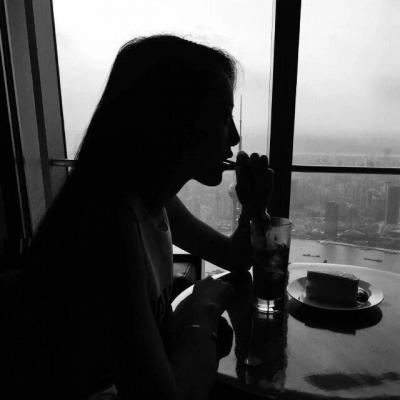 女生霸气头像超拽高冷黑白图片