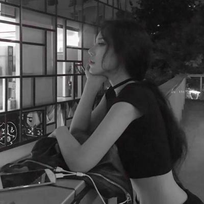 女生霸气头像超拽高冷黑白图片