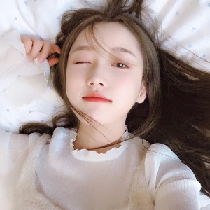 女生头像开朗阳光