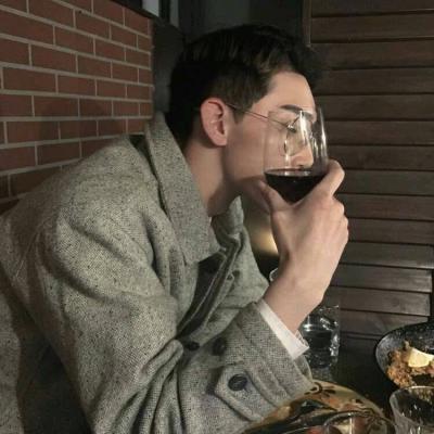 帅哥头像高清冷酷一个人图片