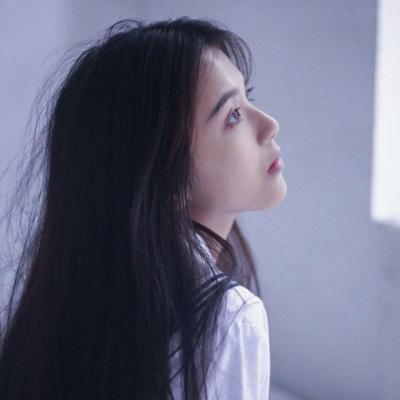 2025微信女生简单气质头像图片
