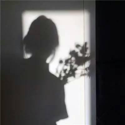 黑白头像女生冷酷霸气高冷图片