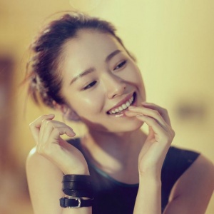 女生头像开朗阳光