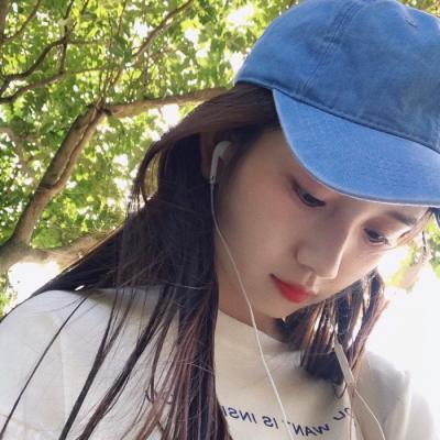 2025微信女生简单气质头像图片