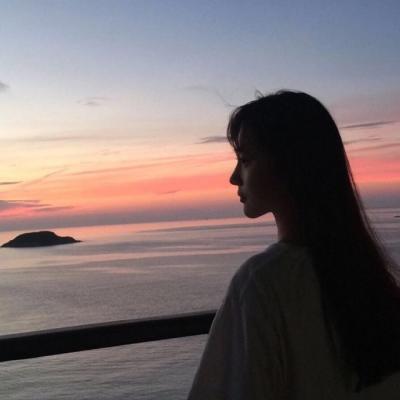 风景唯美人物情侣头像一对两张图片