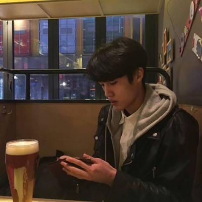 帅哥头像高清冷酷一个人图片