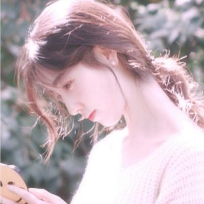 2025微信女生简单气质头像图片