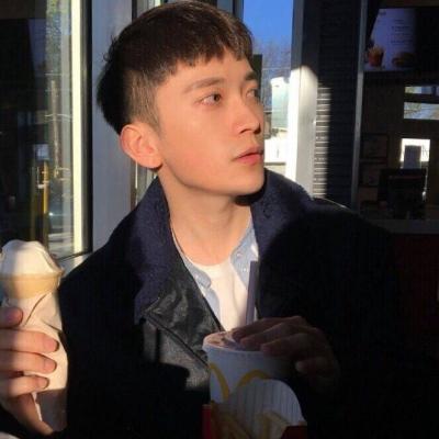 帅哥头像高清冷酷一个人图片