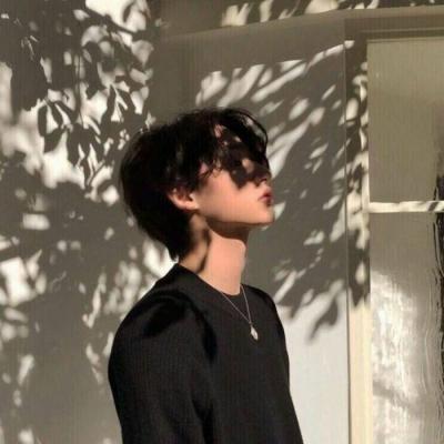 微信头像男生冷酷简单气质高清图片
