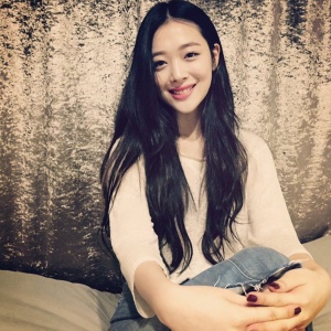 女生头像开朗阳光