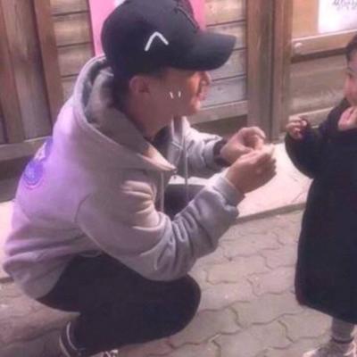 权二律双人情侣头像高清图片