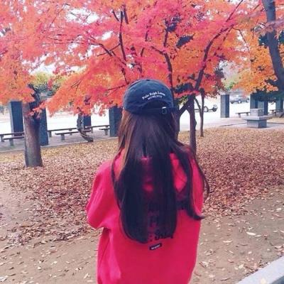 大气有格局微信头像女背影唯美图片