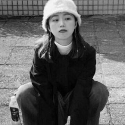 伤感黑白头像女生冷淡图片