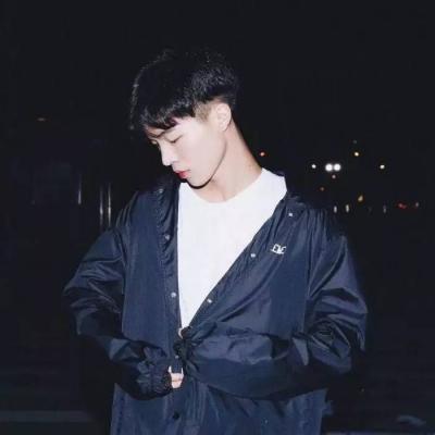 情侣头像真人一男一女分开两张图片