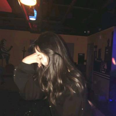 抖音女生头像高冷背影图片