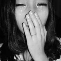 悲伤哭泣的头像女生
