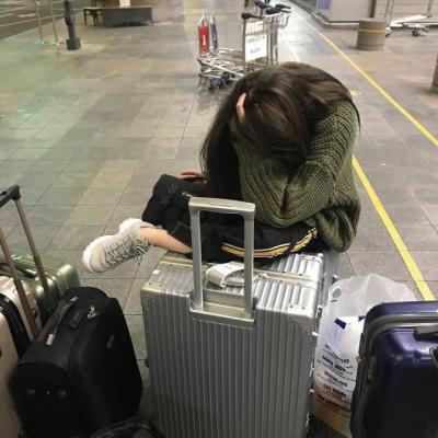 抖音女生头像高冷背影图片