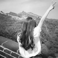 QQ女生背影头像黑白图片