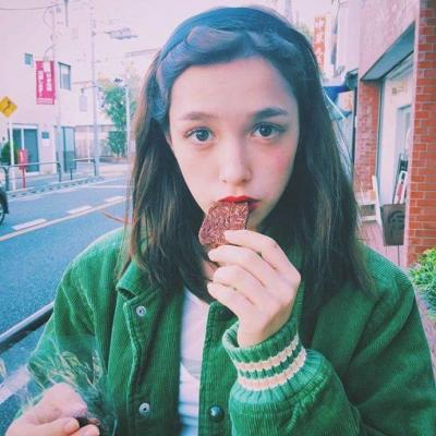 英伦风女生气质头像图片
