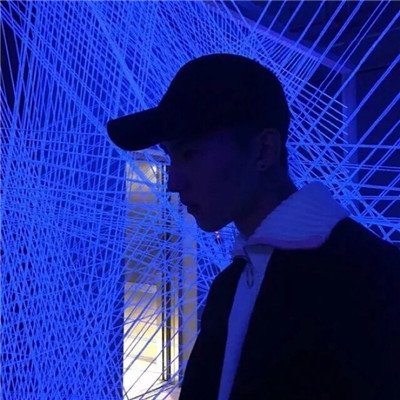 蓝色干净头像男生高清帅气图片